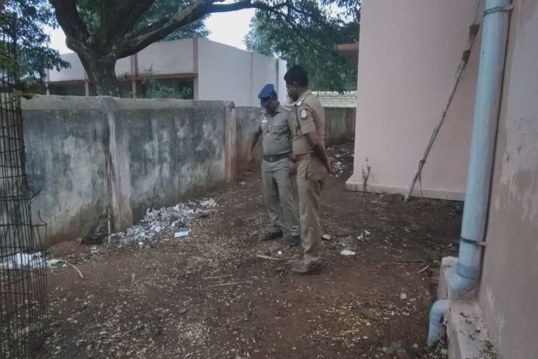 An infants body found in a government school toilet near tamil nadu