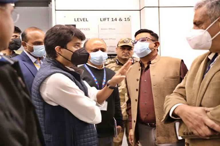 Jyotiraditya Scindia visits Delhi airport