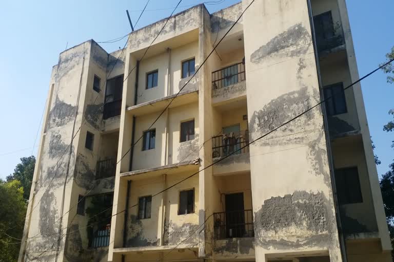policemen families living in dilapidated flats