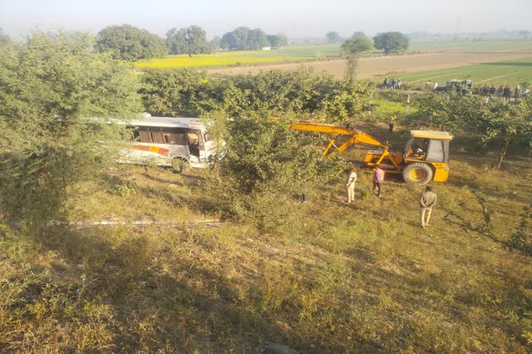 6-killed-and-21-injured-after-bus-full-of-passengers-fell-into-gorge-in-uttarpradesh