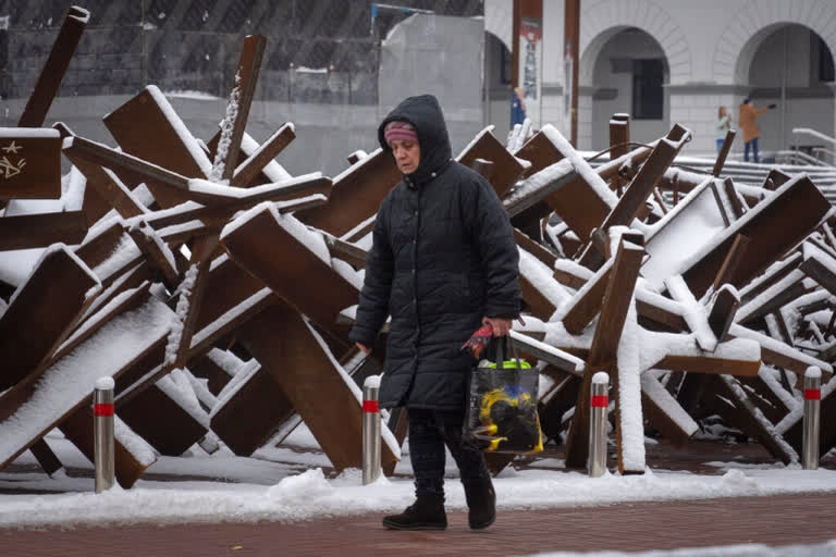 Kyiv mayor reports explosions in centre of Ukrainian capital