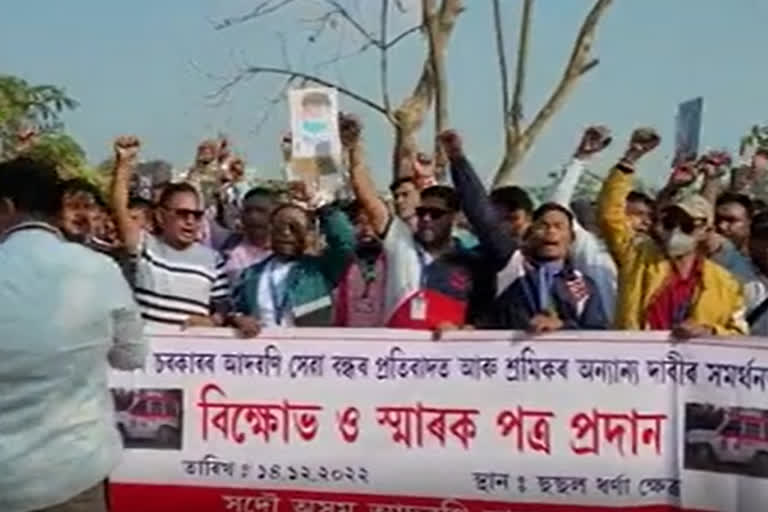 driver of adarani service scheme protest in sasal