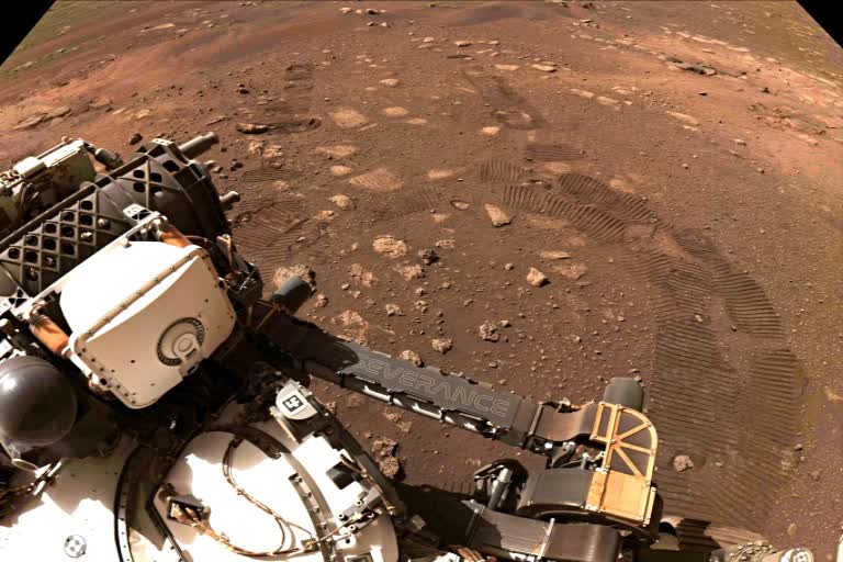 Scientists Make First Ever Audio Recording of Extraterrestrial Whirlwind on Mars