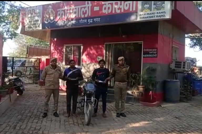 बदमाशों को शीघ्र पकड़ने वाली टीम को पुलिस कमिश्नर ने किया पुरस्कृत