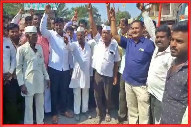 Villages wanted to go to Karnataka withdrew  Karnataka Maharashtra border dispute  Solapur Villages withdrew  ಕರ್ನಾಟಕ ಸೇರುವ ನಿರ್ಣಯವನ್ನು ಹಿಂದಕ್ಕೆ  ನಿರ್ಣಯವನ್ನು ಹಿಂದಕ್ಕೆ ಪಡೆದ ಮಹಾರಾಷ್ಟ್ರದ 11 ಗ್ರಾಮಗಳು  ಗಡಿ ವಿವಾದದ ಹಿನ್ನೆಲೆ  ಕರ್ನಾಟಕಕ್ಕೆ ಸೇರಲು ಬಯಸಿದ್ದ ನಿರ್ಣಯವನ್ನು ವಾಪಸ್  ಮಹಾರಾಷ್ಟ್ರ ಕರ್ನಾಟಕ ಗಡಿ ವಿವಾದ  ಕರ್ನಾಟಕಕ್ಕೆ ತೆರಳುವ ಎಚ್ಚರಿಕೆ