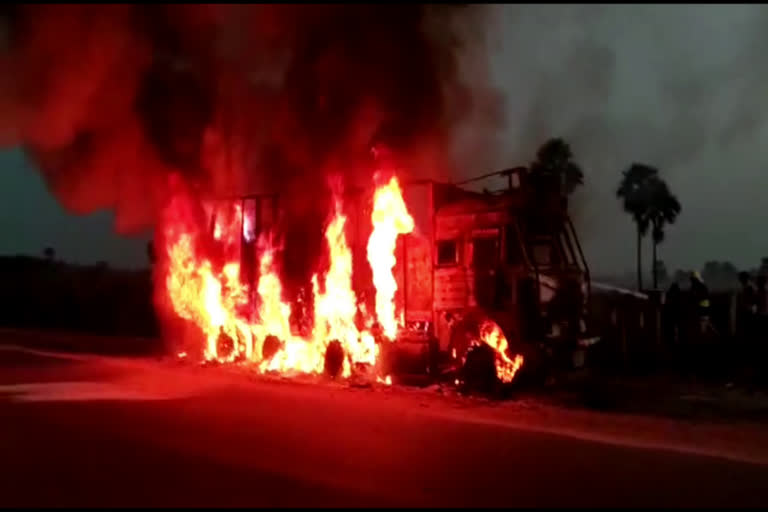 Fire in lorry on Bhuvangiri road