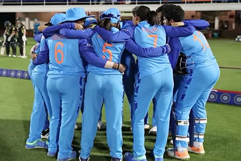 3rd WT20I : Indian batting collapses as Australia win by 21 runs