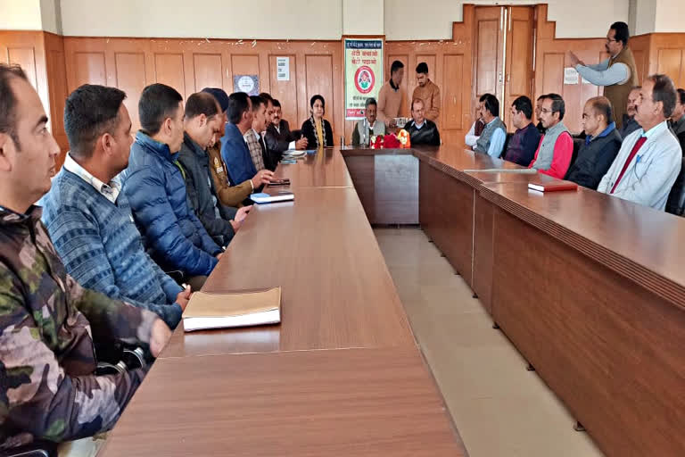 Bhoranj MLA Suresh Kumar meeting with administrative officers at Mini Secretariat