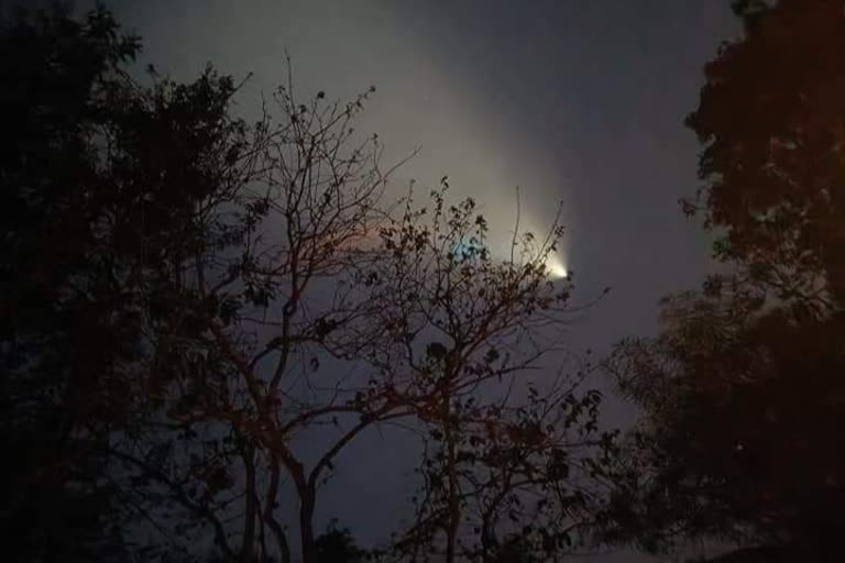 Mysterious light dazzles in sky over West Bengal; confusion prevails