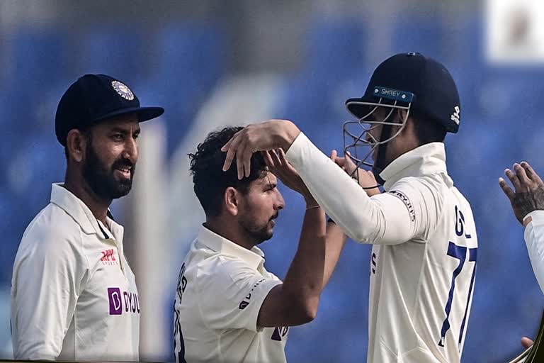 IND vs BAN  IND vs BAN 1st Test score updates  India vs Bangladesh  India vs Bangladesh Day 3 score updates  Kuldeep yadav  ഇന്ത്യ vs ബംഗ്ലാദേശ്  കുല്‍ദീപ് യാദവ്  ചിറ്റഗോങ് ടെസ്റ്റ്  chittagong test  ചിറ്റഗോങ് ടെസ്റ്റ് സ്‌കോര്‍ അപ്‌ഡേറ്റ്