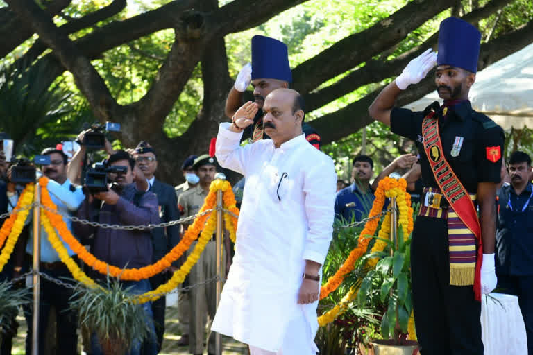 ಸೈನಿಕರ ಕುಟುಂಬಕ್ಕೆ ಅಗತ್ಯ ಸವಲತ್ತು ಕಲ್ಪಿಸಲು ಸರ್ಕಾರ ಬದ್ಧ: ಸಿಎಂ ಬೊಮ್ಮಾಯಿ