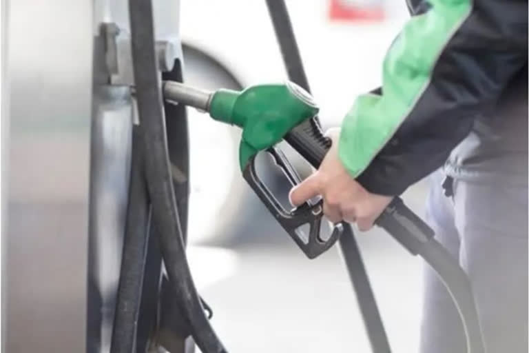 Central Govt slashes windfall tax on petrol, diesel, ATF