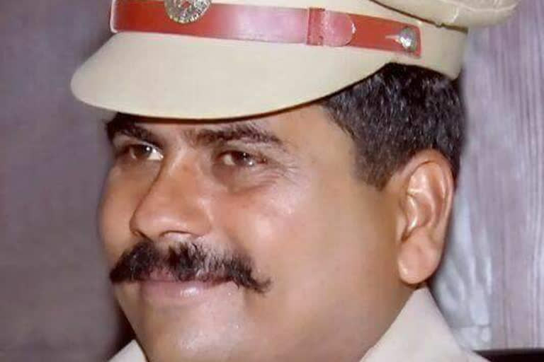 Sub inspector accused in Atmaram case