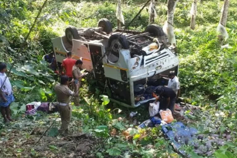 10-year-old girl dies, several injured after bus carrying Sabarimala pilgrims overturns