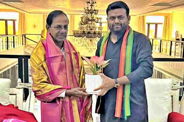 MLA Pilot Rohit Reddy met CM KCR at Pragathi Bhavan