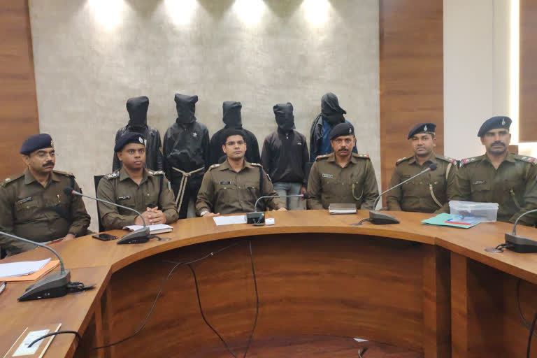 Ramgarh police arrested five criminals