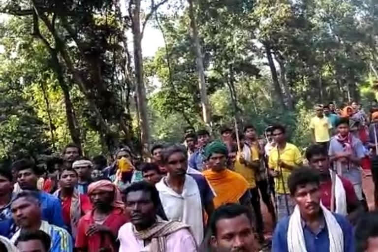 tribals protest against open police camp in narayanpur of chhattisgarh