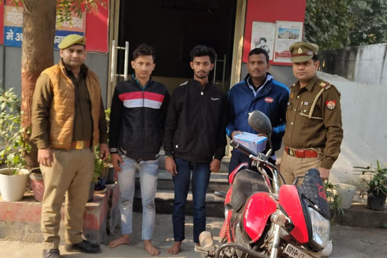 Noida police arrested four thieves