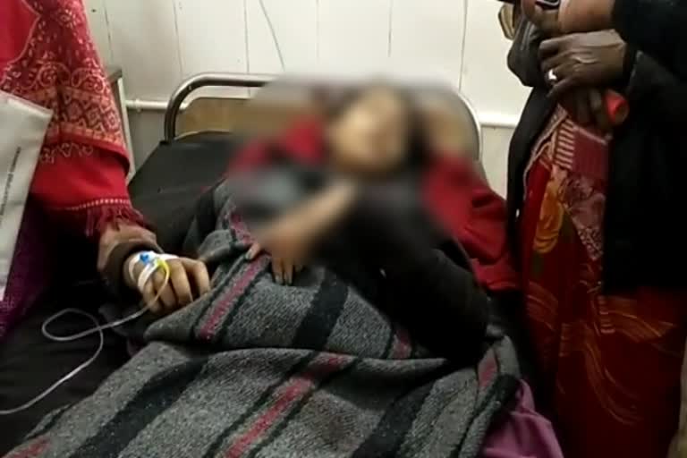 Girl student cut off from train in Deoghar
