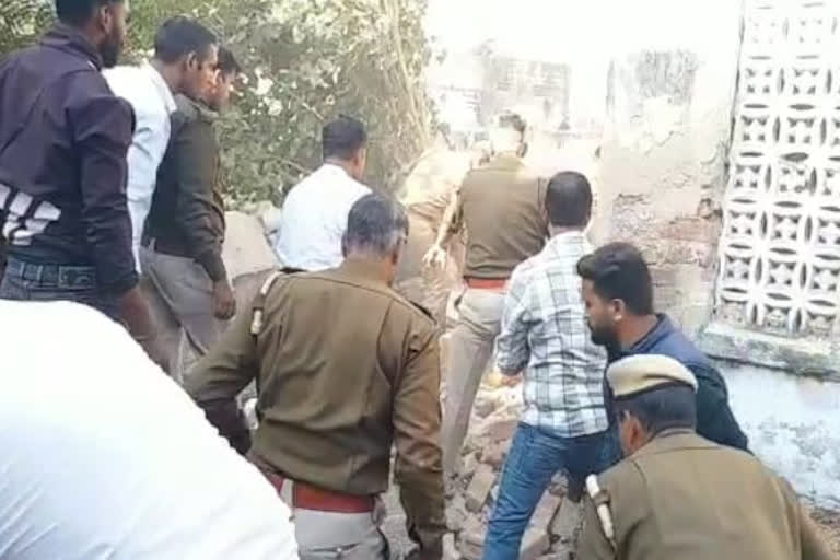 wall of old shabby house collapsed in Ajmer, one died and several injured