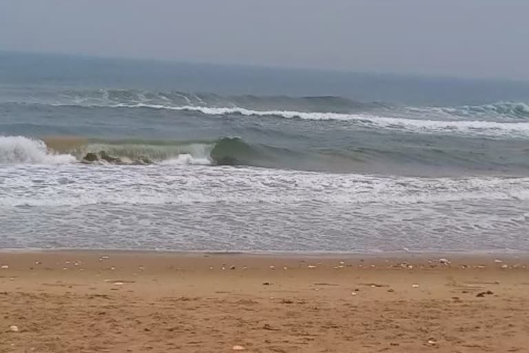 puri sea beach