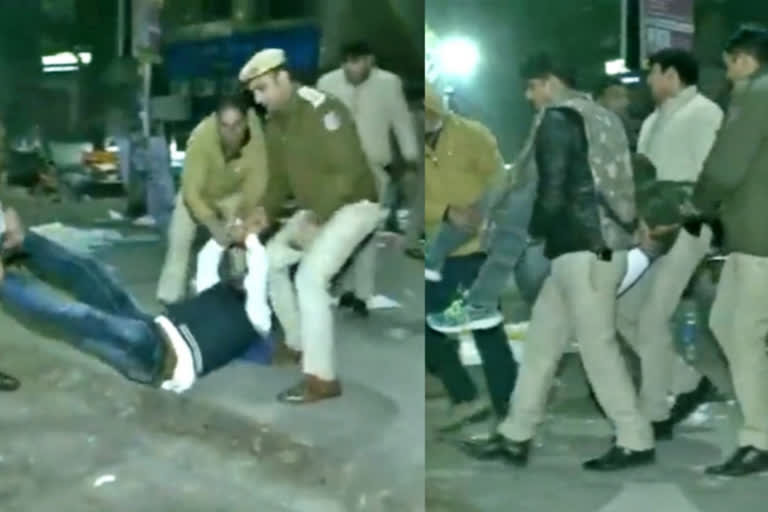 Delhi police detains civil service aspirants staging protest demanding extra attemps