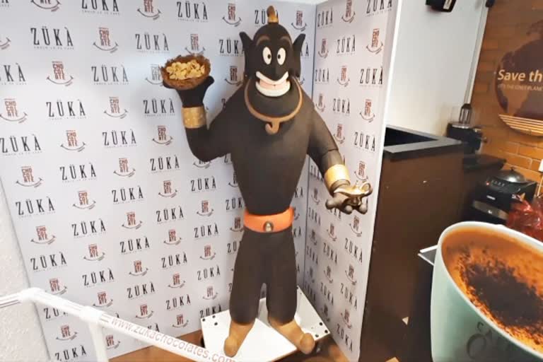 புதுச்சேரியில் குழந்தைகளை கவர்ந்த சாக்லேட் பூதம்!