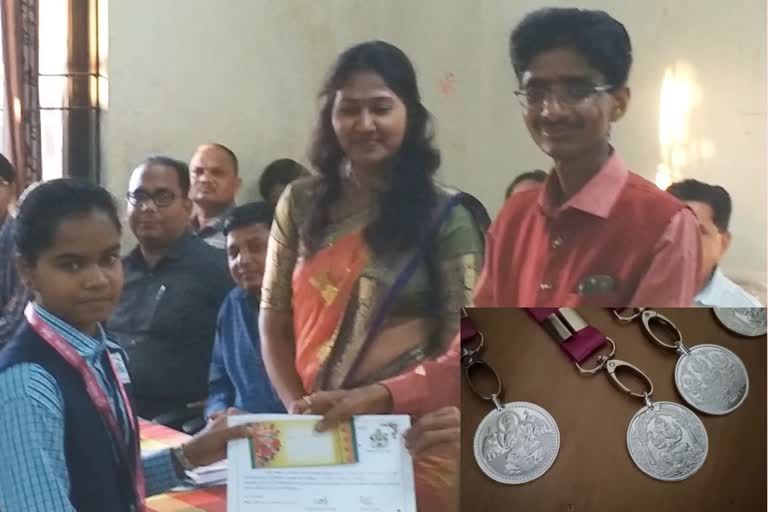 Government school students honored silver medals