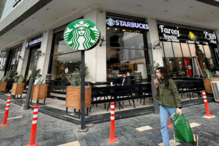 Real coffee, but a fake ''Starbucks'' in piracy-ridden Iraq