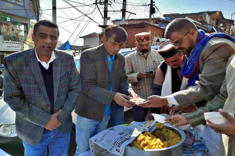 Kangra Congress distributed halwa and sweets