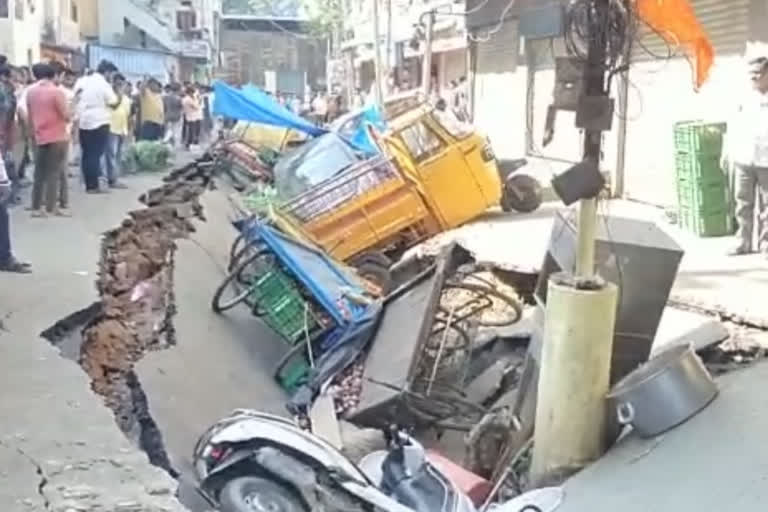 Road cave-in, sinking multiple vehicles and vegetable carts in Hyderabad