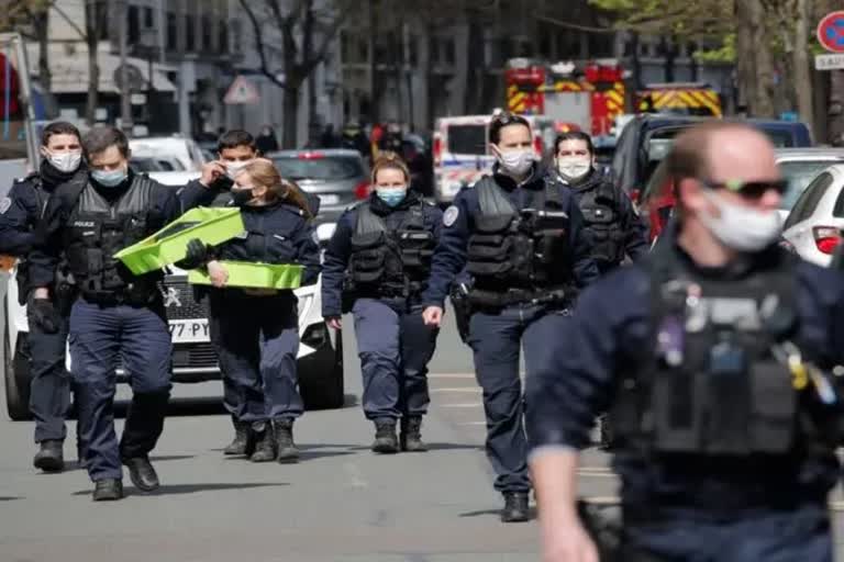 RAPID FIRING IN CENTRAL PARIS MANY INJURED