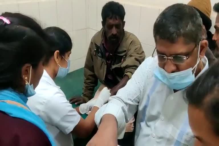 students-injured-dog-bite-in-tumkur