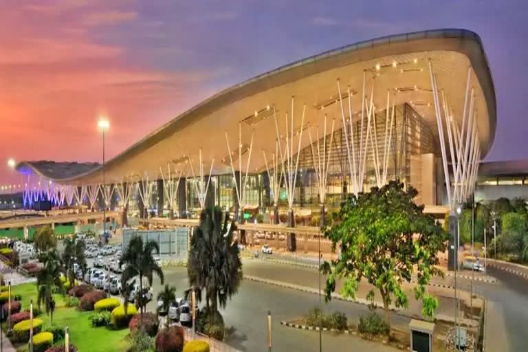 Bengaluru traffic jam  pilots arrived late due to Bengaluru traffic jam  Netizens alleged that the pilots arrived late  Bengaluru airport  ಟ್ರಾಫಿಕ್ ಜಾಮ್​ನಿಂದ ತಡವಾಗಿ ಬಂದ್ದಿದ್ದಾರೆಂದು ನೆಟ್ಟಿಗರ  ಪೊಲೀಸ್​ ಆಯುಕ್ತರ ಸ್ಪಷ್ಟನೆ  ಪೈಲಟ್​ಗಳು ಟ್ರಾಫಿಕ್ ಜಾಮ್​ನಿಂದ ತಡವಾಗಿ ಬಂದ್ದಿದ್ದಾರೆ  ಆರೋಪಕ್ಕೆ ಪೊಲೀಸ್​ ಆಯುಕ್ತರ ಟ್ವೀಟ್​ ಮೂಲಕ ಸ್ಪಷ್ಟನೆ  ಪುಣೆ ಮತ್ತು ದೆಹಲಿಗೆ ಹೋಗಬೇಕಾದ ಪ್ರಯಾಣಿಕರು  ನೆಟ್ಟಿಗರ ಮನೆಯಲ್ಲಿ ಈ ಬಗ್ಗೆ ಚರ್ಚೆ  ಕೆಂಪೇಗೌಡ ಅಂತರಾಷ್ಟ್ರೀಯ ವಿಮಾನ ನಿಲ್ದಾಣ  ದೆಹಲಿಯ ಇಂದಿರಾಗಾಂಧಿ ಅಂತರರಾಷ್ಟ್ರೀಯ ವಿಮಾನ ನಿಲ್ದಾಣ