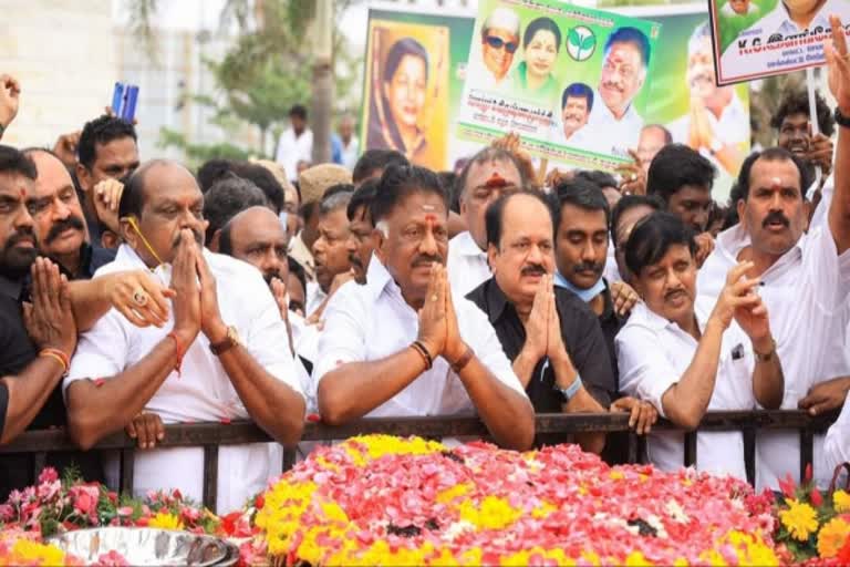 அதிமுகவை பிளவுபடுத்த நினைக்கும் துரோகியை வீழ்த்துவோம்.. ஓபிஎஸ் தரப்பினர் உறுதிமொழி