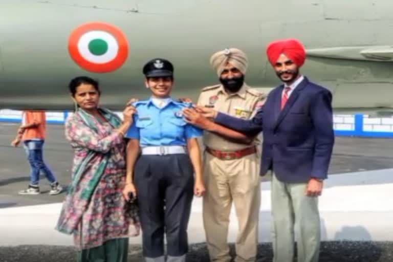 Komalpreet flying officer in the Air Force