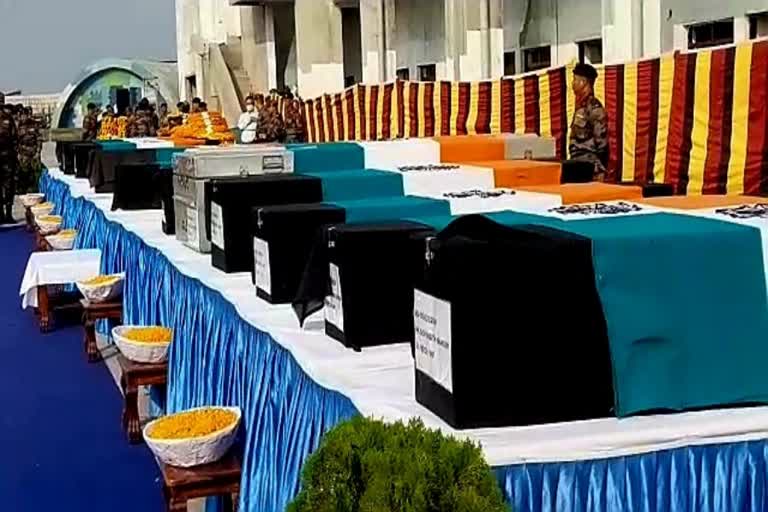 Sikkim  Zema  Army vehicle  Army  homage  Jawans Martyred  സിക്കിമിലുണ്ടായ അപകടത്തില്‍  വീരമൃത്യു  അന്ത്യാഞ്ജലി  ജവാന്മാര്‍  സെമ  സൈനിക  രക്തസാക്ഷി  ആദരാഞ്ജലി  സിലിഗുരി  പശ്ചിമ ബംഗാള്‍  മലയാളി