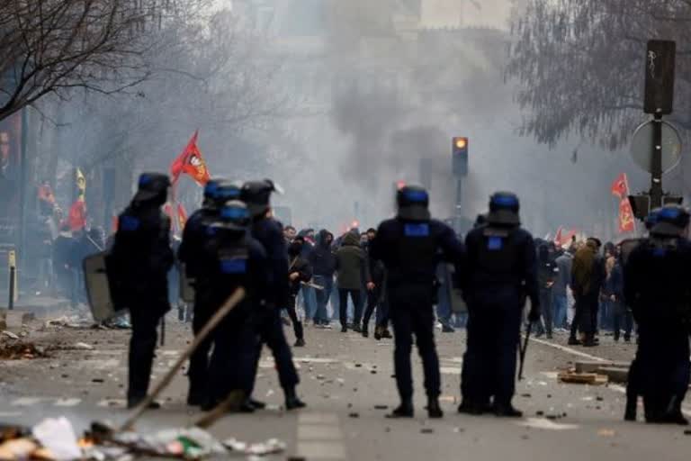 Police, protesters clash for second day after deadly attack on Kurdish in Paris