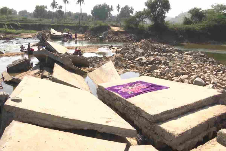 Collapsed bridge