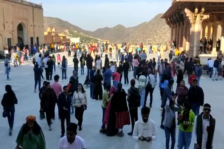 Jaipur Full with Tourists