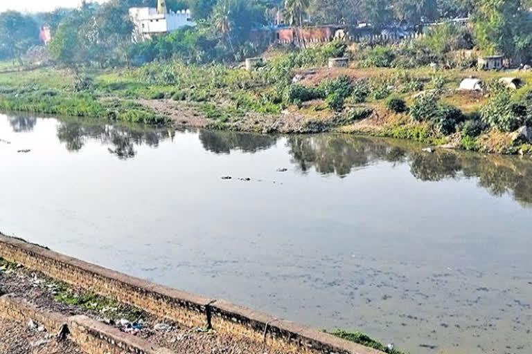 Water quality tests in river waters