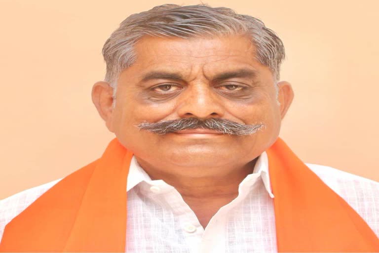 dewas bjp leader had to show arrogance of power