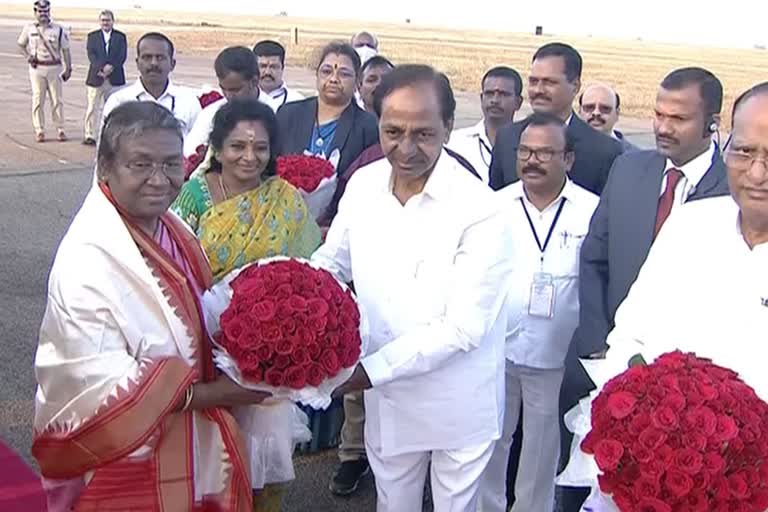 President Daupadi Murmu and Chief Minister KCR