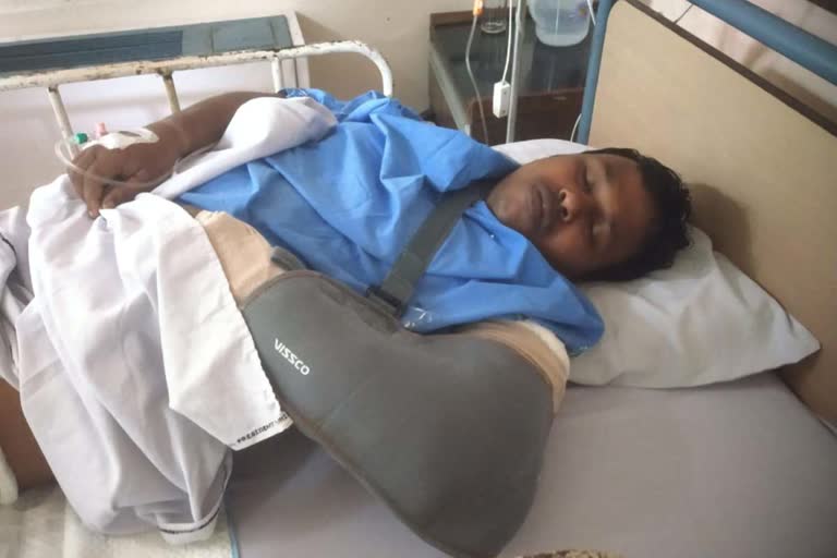 TMC Jai Hind Bahini Ward President Allegedly Beaten in Sonarpur ETV BHARAT