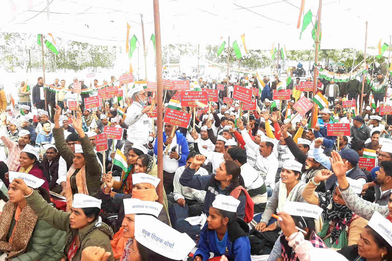 Third grade teachers protest in Jaipur, demand transfer at the earliest