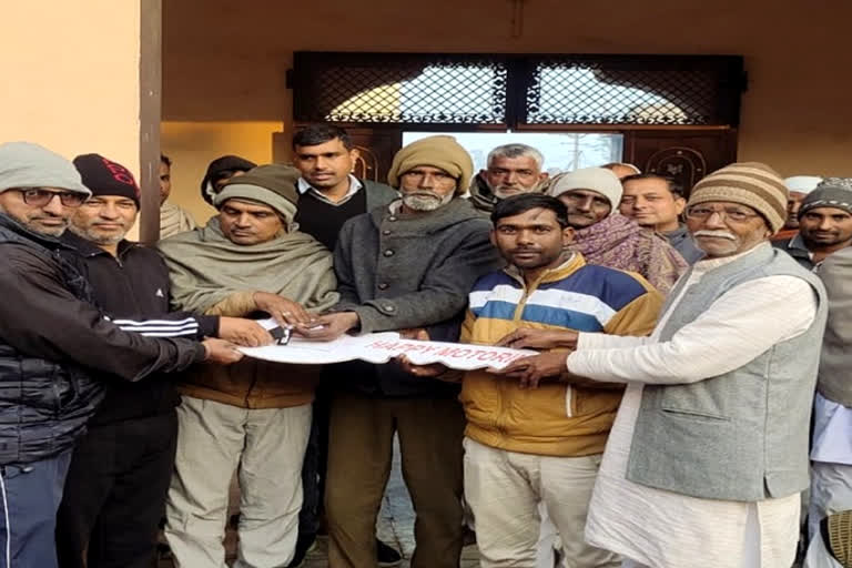 villagers honored lost candidate in Hisar Sarpanch election in Hisar