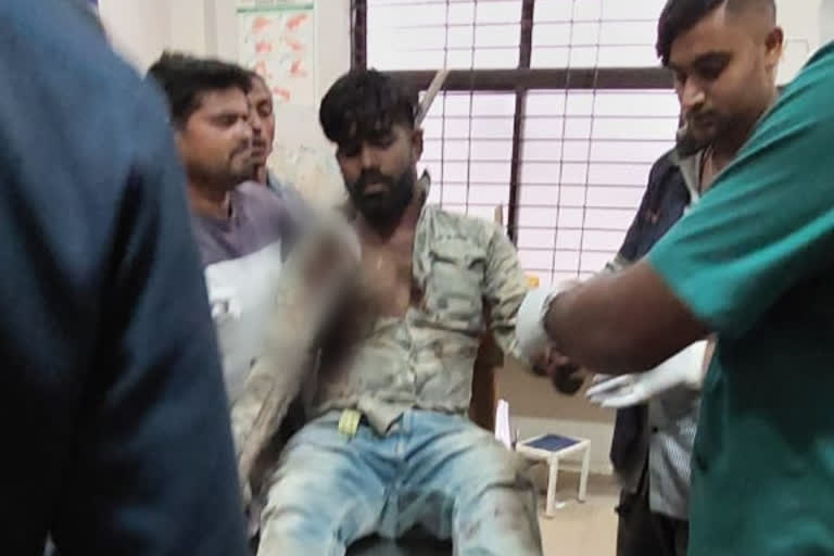 Iron rod pierce labourer body in Karnataka