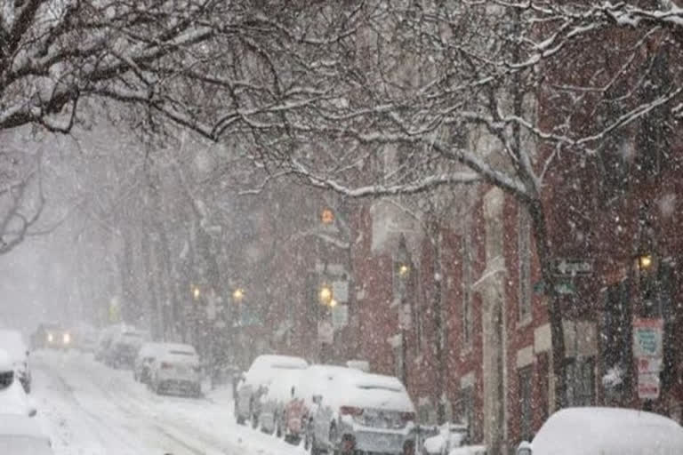 Heavy snow in Japan