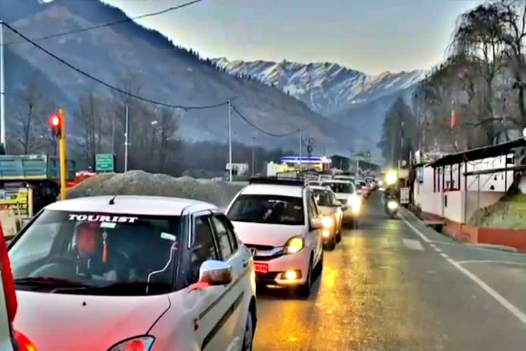 Crowd of Tourists in Manali for New Year Celebration.