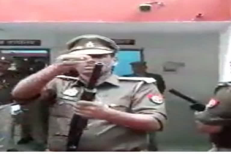 up-police-who-do-not-know-how-to-use-weapons